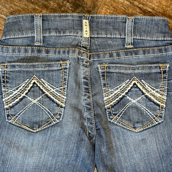 Ariat R.E.A.L. Women's Mid Rise Stretch Whipstitch Boot Cut Jean, Medium,26R - Picture 10 of 12